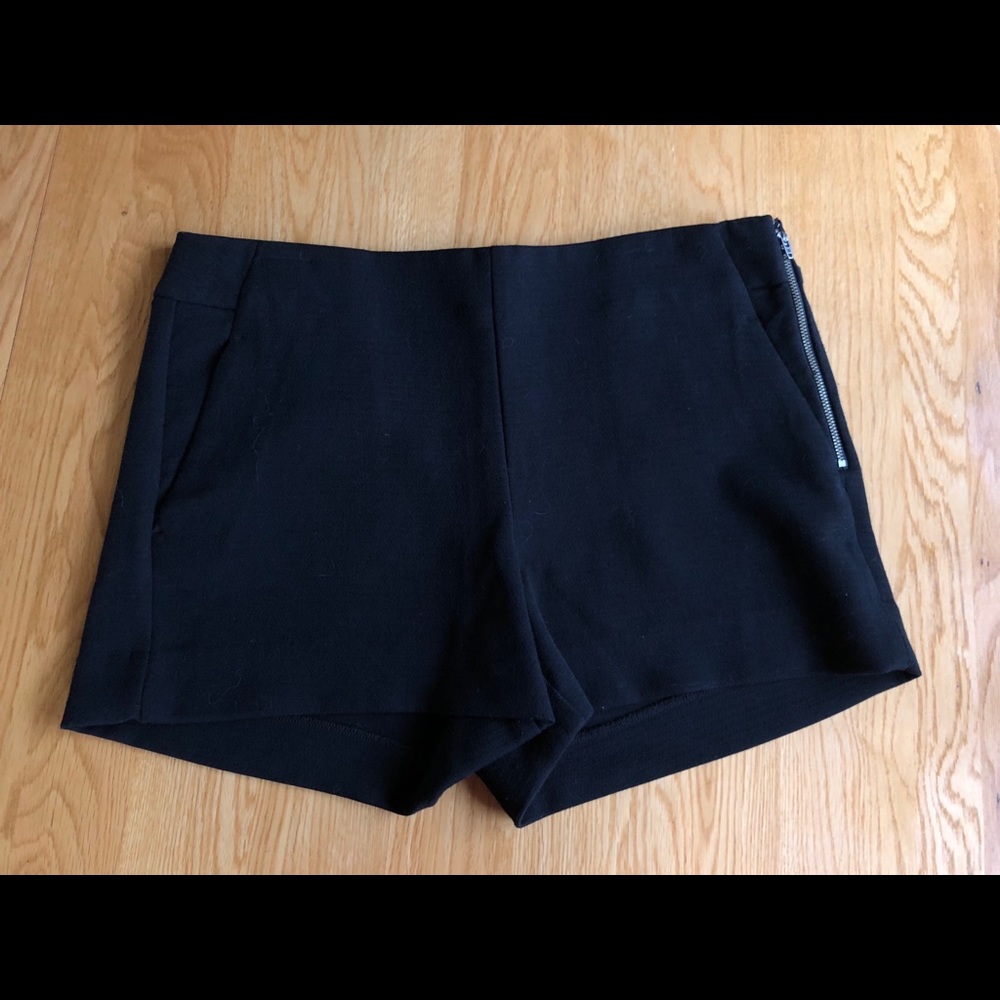 Banana Republic dress shorts 🌷